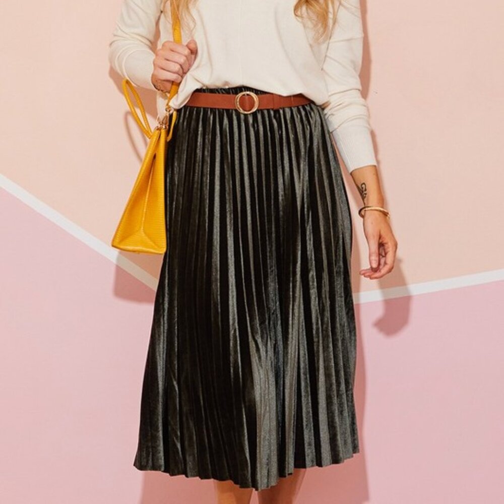 NWT Black Pleated Midi Skirt